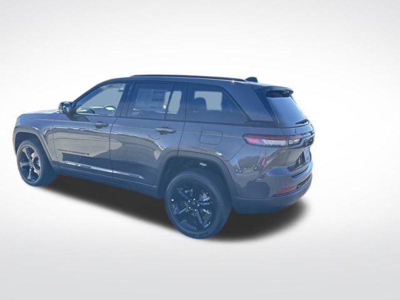 2025 Jeep Grand Cherokee Altitude X 4x4