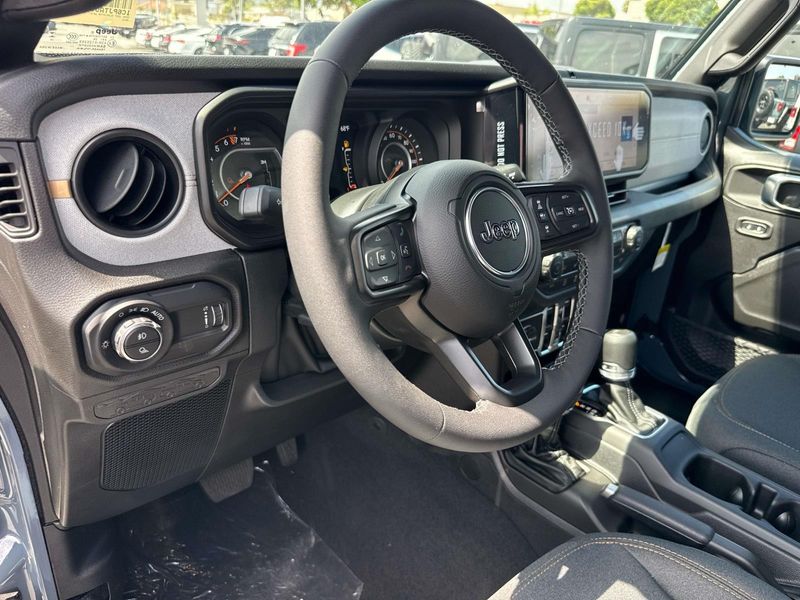 New 2026 Jeep Gladiator Sport S 4x4