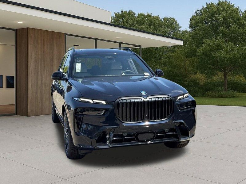 New 2027 BMW X7 xDrive40iImage 5