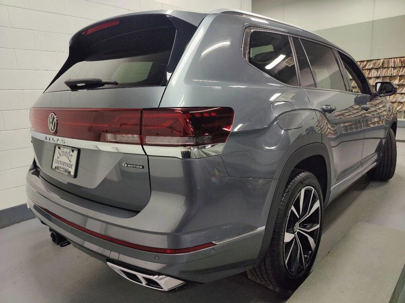 2024 Volkswagen Atlas SEL AWD Premium R-LineImage 16