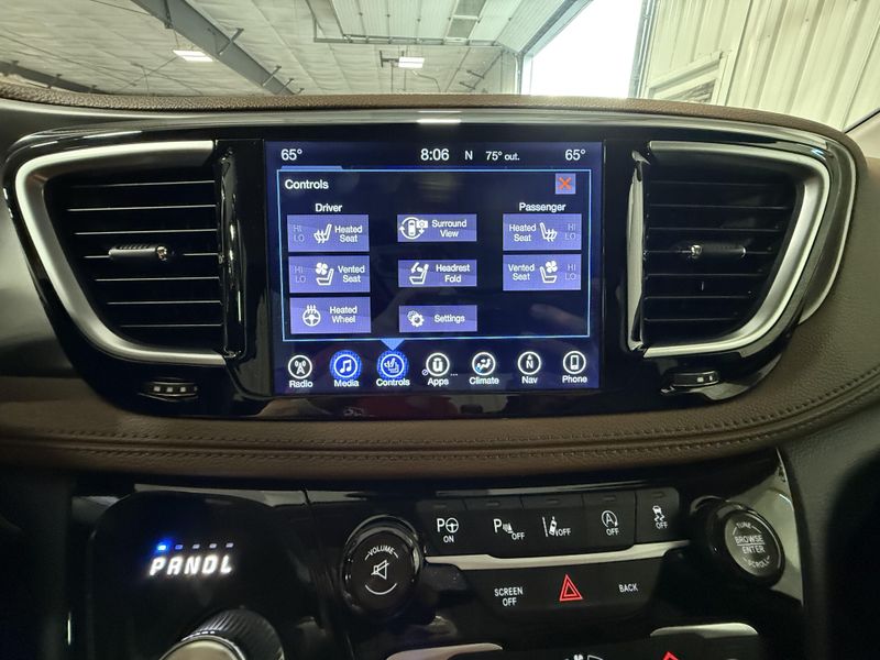 Used 2017 Chrysler Pacifica LimitedImage 27
