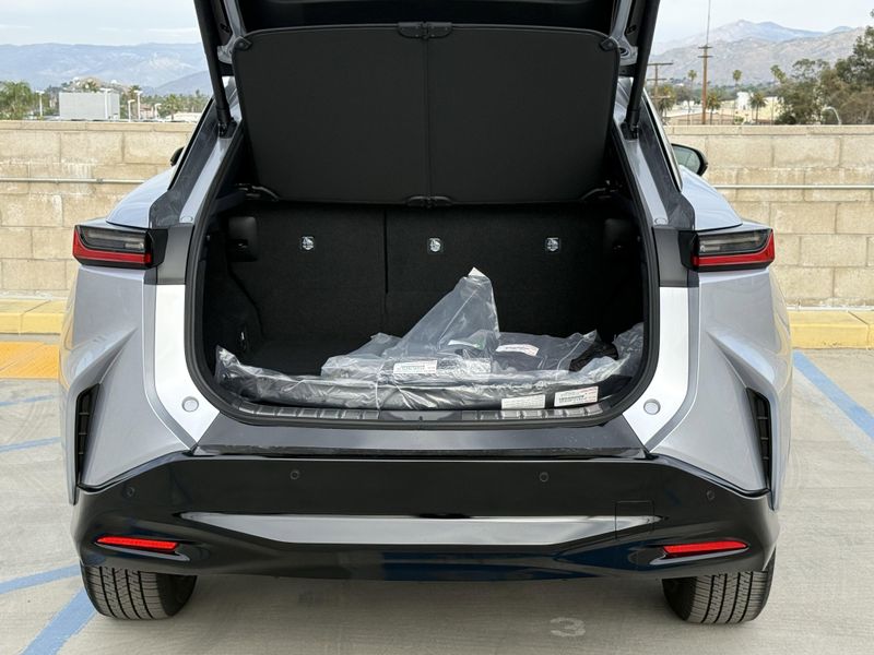 New 2026 Lexus RZ 350eImage 13