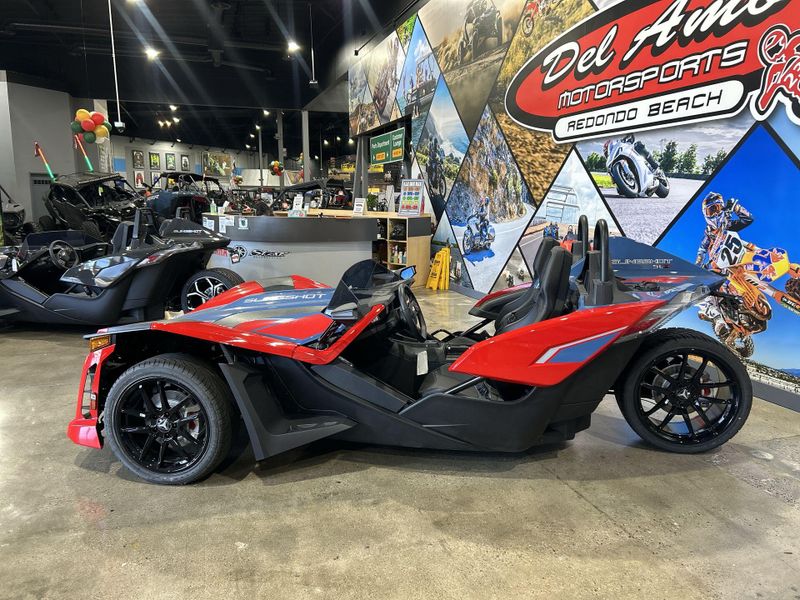 New 2025 Polaris SLINGSHOT SLR AUTODRIVE Image 13