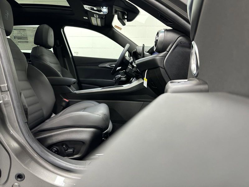 New 2024 Alfa Romeo Tonale Ti EawdImage 10