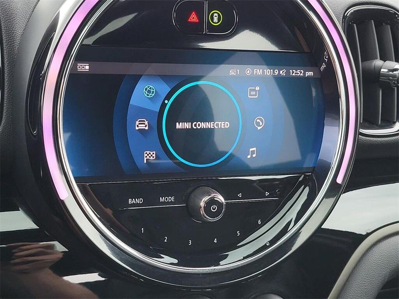 2021 MINI Countryman ClassicImage 18