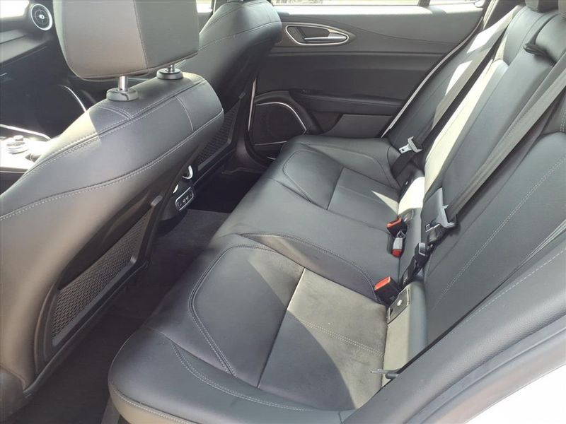 Used 2022 Alfa Romeo Giulia TiImage 13