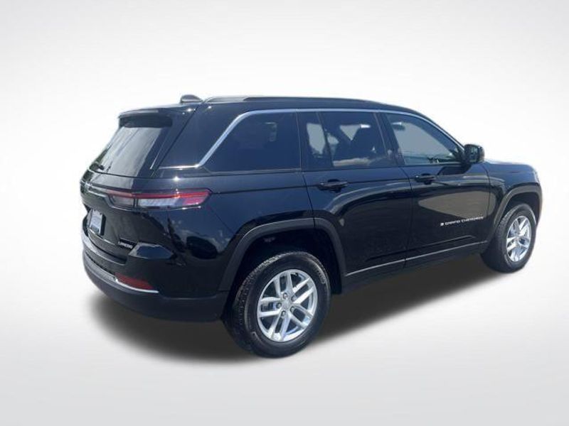 2025 Jeep Grand Cherokee Laredo X 4x4