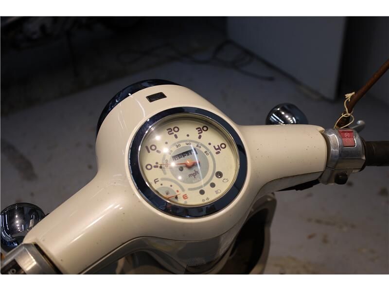 Used 2014 Honda Metro Image 7