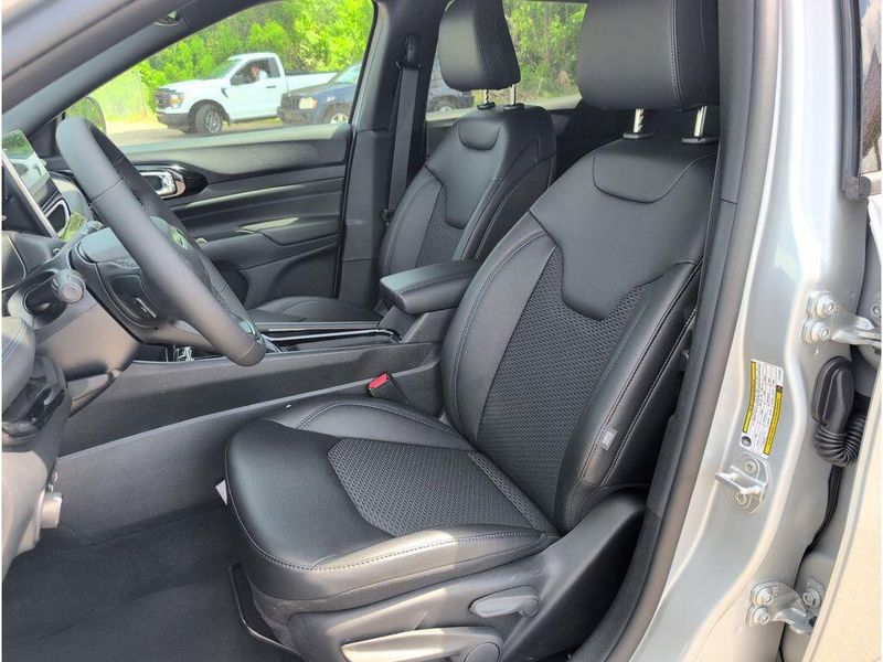 New 2026 Jeep Compass Latitude Altitude 4x4Image 10