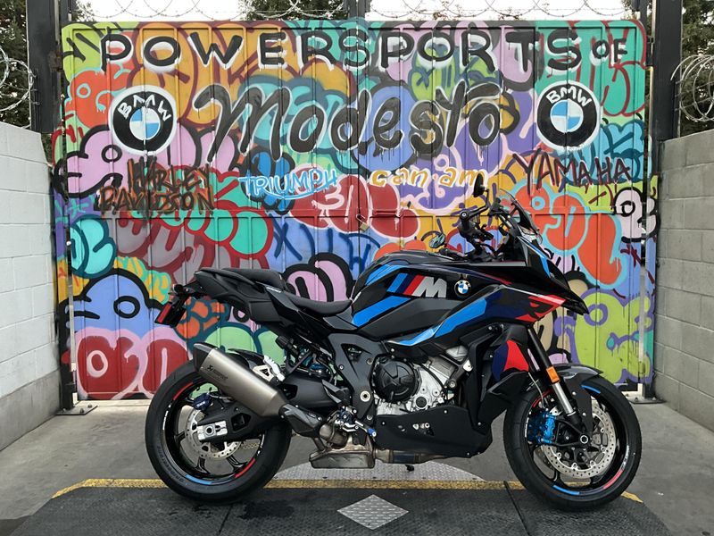 New 2026 BMW M 1000 XR Image 4