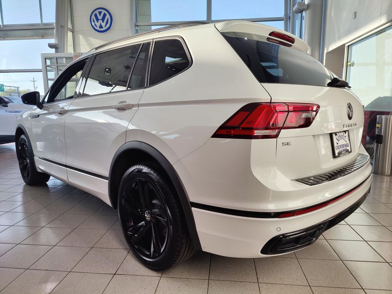 2024 Volkswagen Tiguan SE R-Line Black AWD w/SunroofImage 3