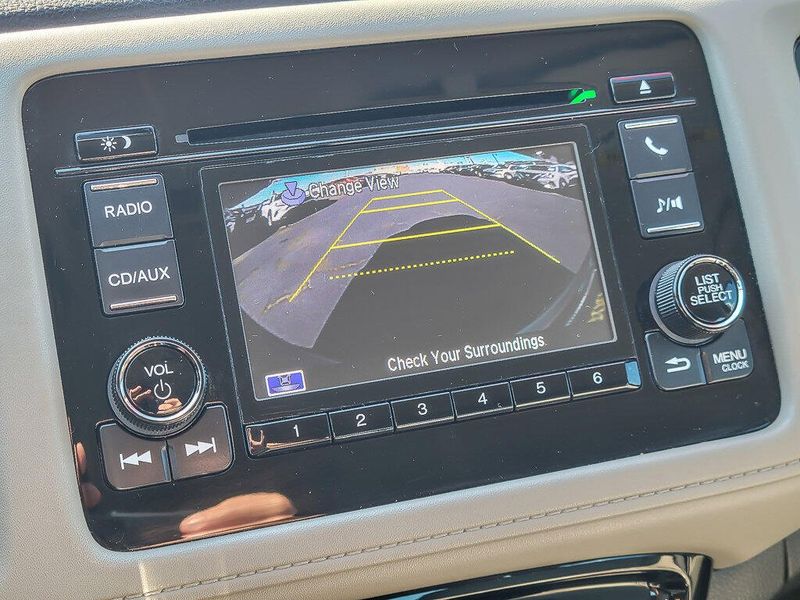 2017 Honda HR-V LX photo 17