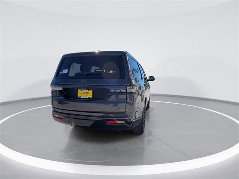 2026 Jeep Grand Grand Wagoneer Wagoneer Limited Reserve 4x4Image 7