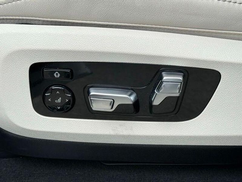 Used 2026 BMW X7 xDrive40iImage 21