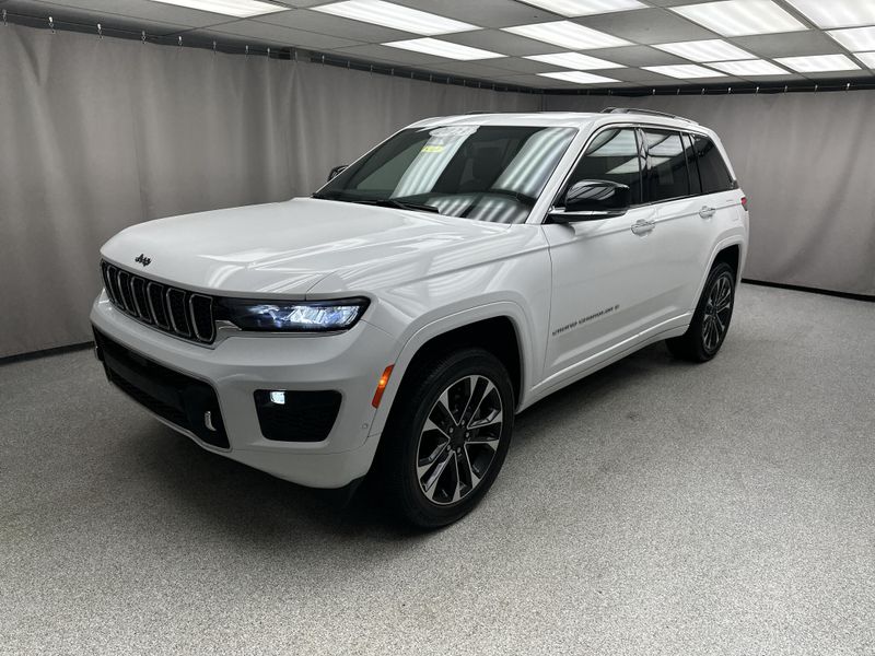 Used 2023 Jeep Grand Cherokee OverlandImage 2
