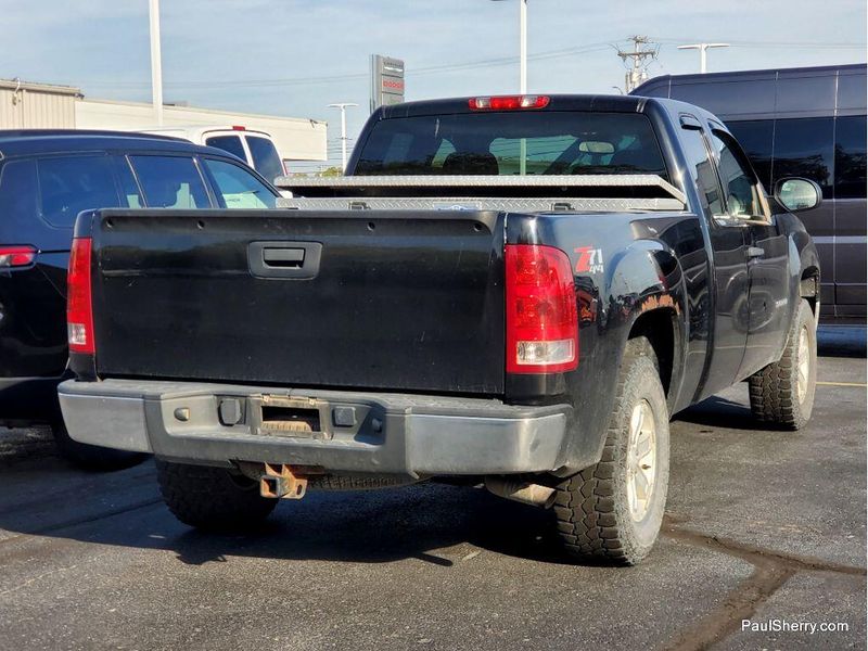 2011 Gmc Sierra 1500 SLE photo 3