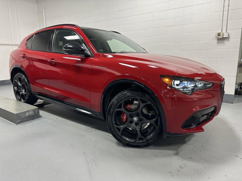 2024 Alfa Romeo Stelvio Veloce AwdImage 12