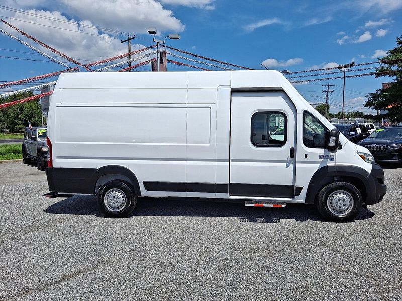 2024 Ram 3500 Tradesman photo 4