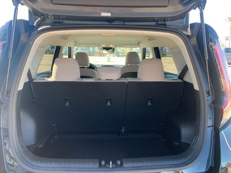 Used 2025 Kia Soul LXImage 13