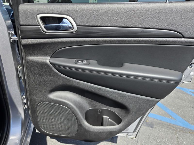 Used 2021 Jeep Grand Cherokee Laredo X 4x4