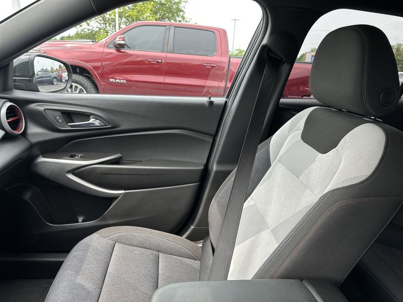 2024 Chevrolet Trax 1RSImage 21