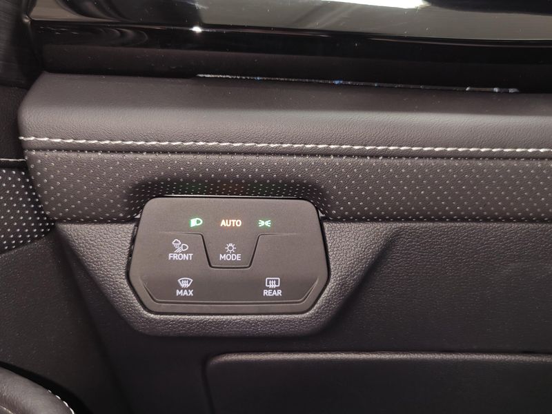Used 2026 Volkswagen Atlas Cross Sport SE AWD w/Technology & SunroofImage 30
