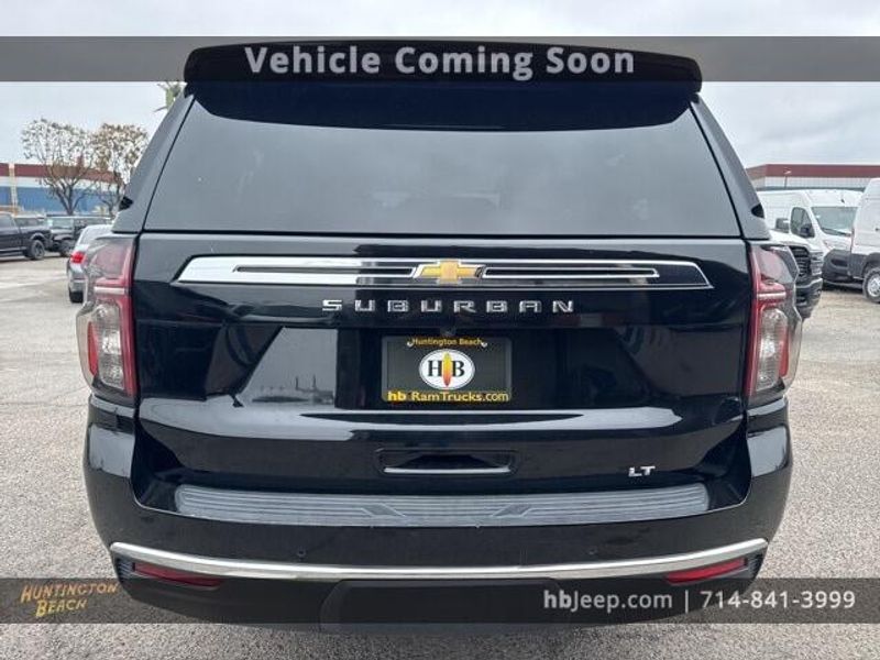 2023 Chevrolet Suburban LTImage 6