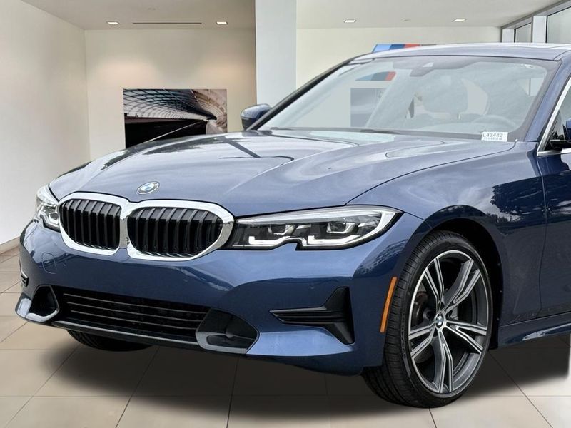 2022 BMW 3 Series 330iImage 9