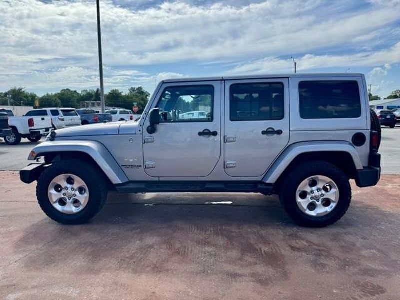 2014 Jeep Wrangler Unlimited SaharaImage 9