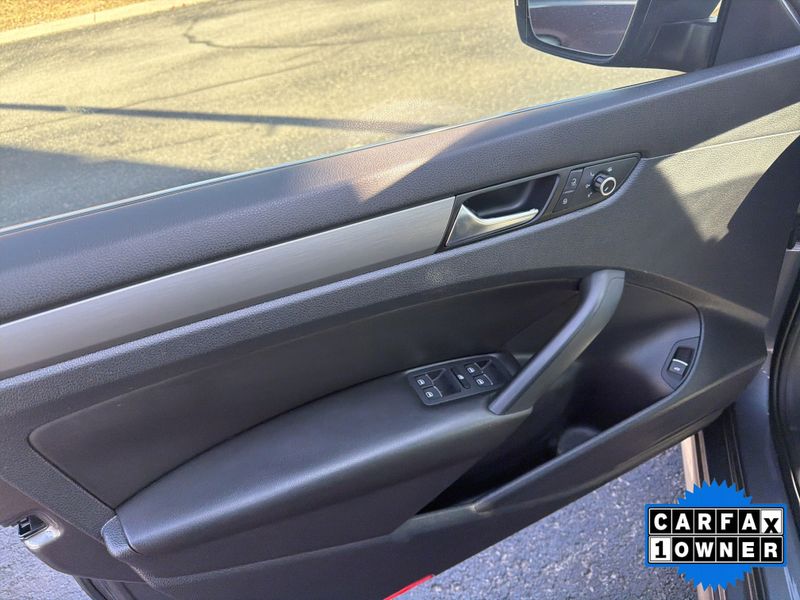 Used 2014 Volkswagen Passat TDI SE w/SunroofImage 16