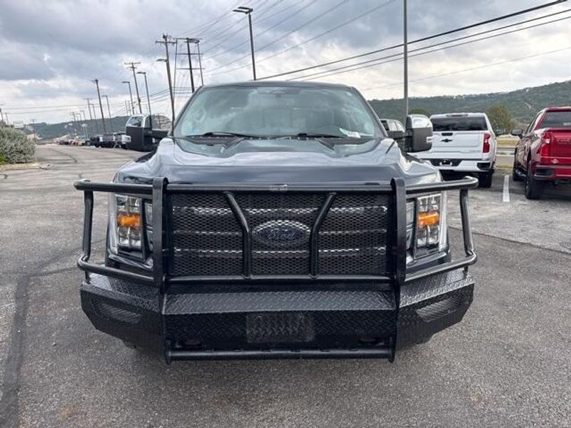 2022 Ford F-150 Lariat photo 2