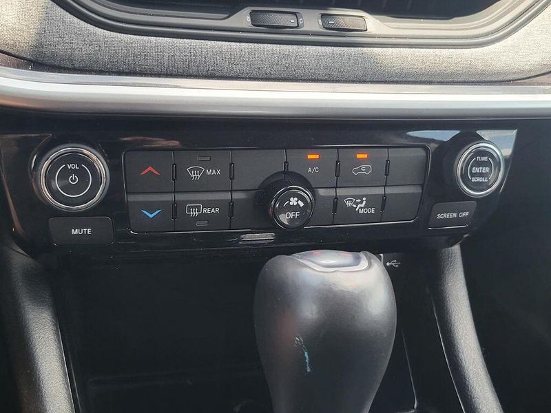 2022 Jeep Compass Latitude LuxImage 19