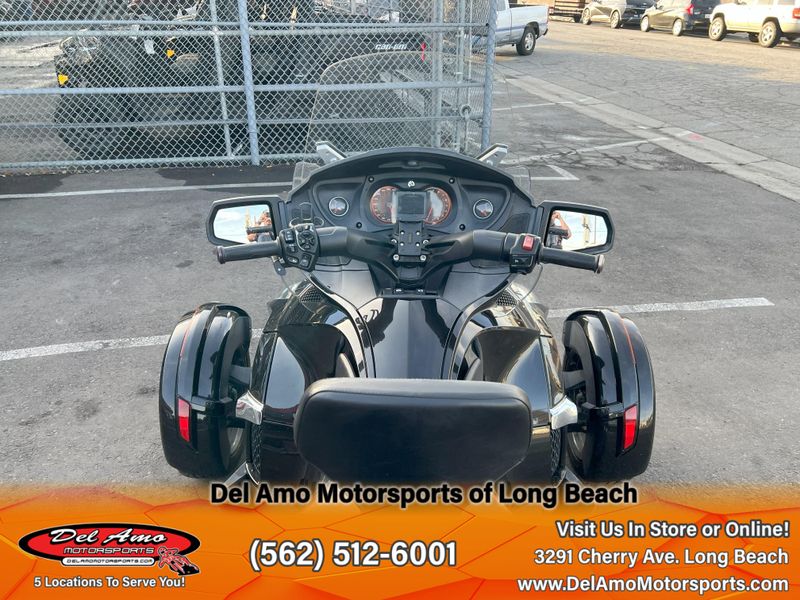 2015 Can-Am SPYDER RTImage 18