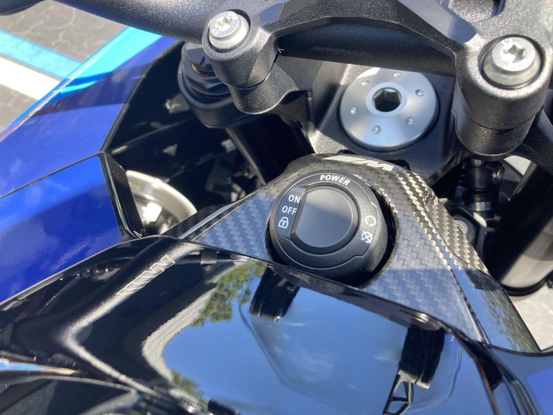 2025 BMW M 1000 XR