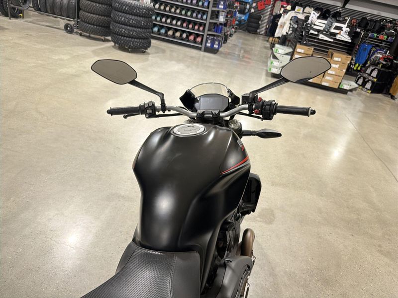 Used 2021 Ducati MONSTER 821 STEALTH Image 25
