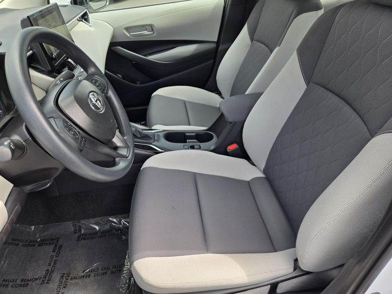 Used 2025 Toyota Corolla LE CVT (Natl)