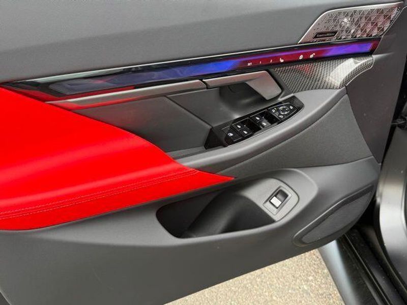 New 2026 BMW M5 BaseImage 15