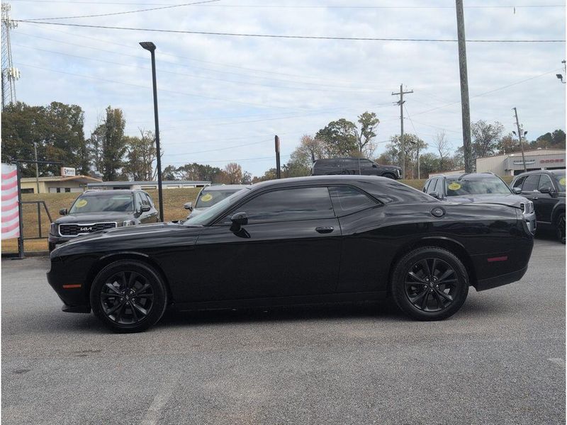 Used 2023 Dodge Challenger SXTImage 2