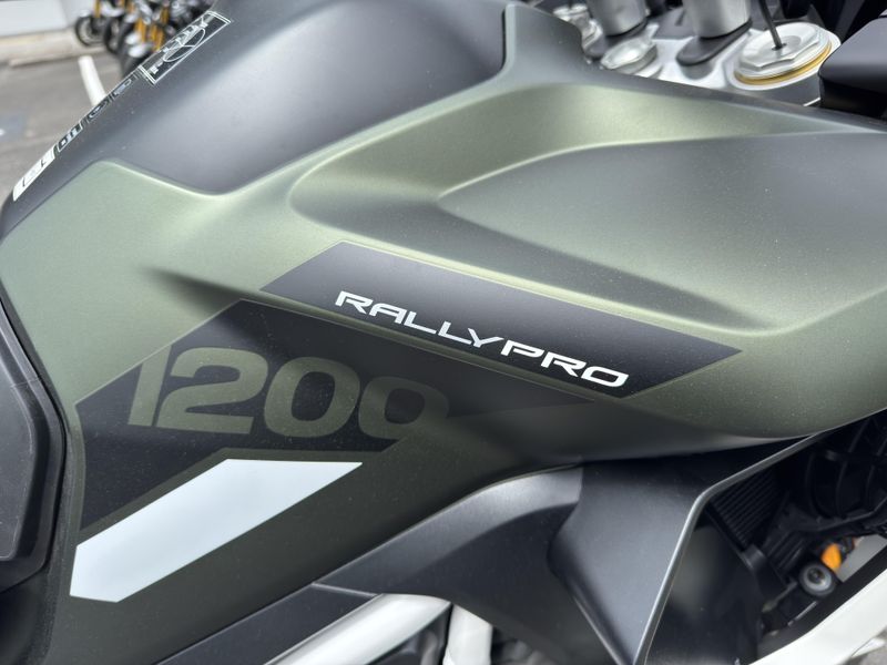 2025 Triumph Tiger 1200 Rally Pro - MATTE KHAKI GREEN 