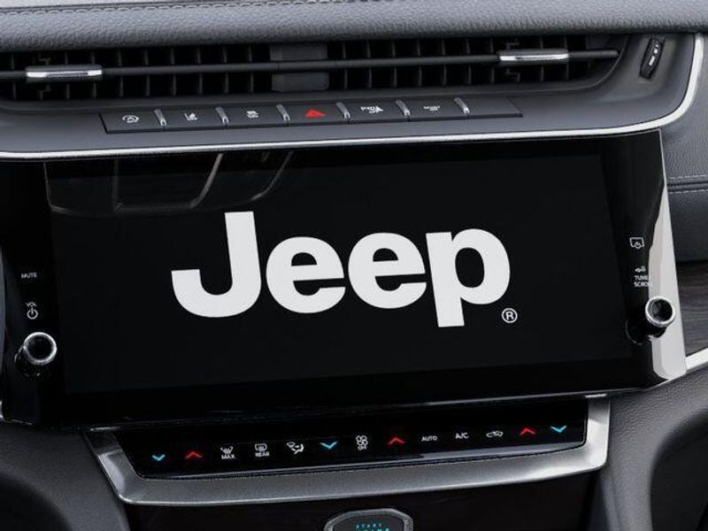 New 2026 Jeep Grand Cherokee Laredo Altitude 4x4Image 18