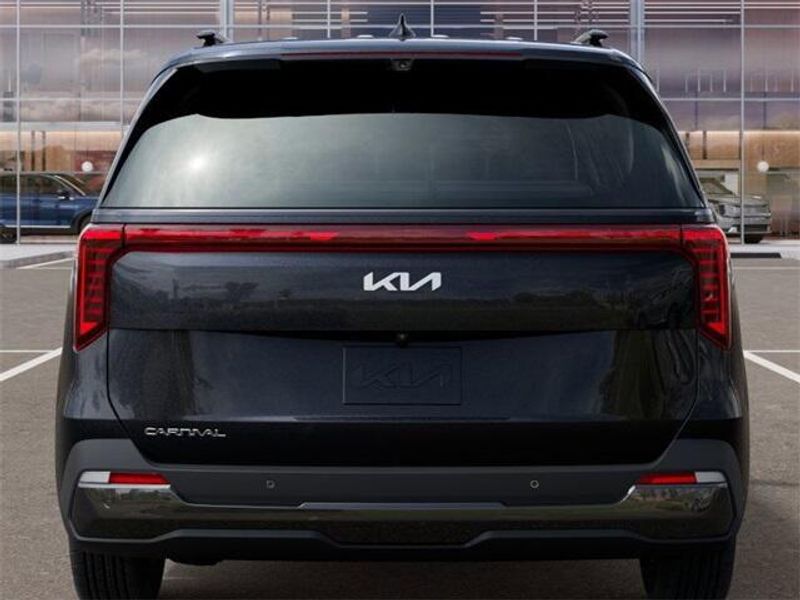 2025 Kia Carnival SX PrestigeImage 13