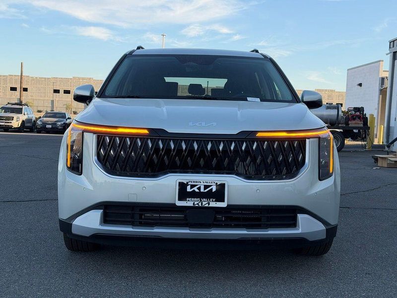 New 2026 Kia Carnival Hybrid EXImage 2