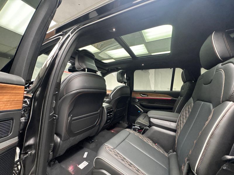 2025 Jeep Grand Cherokee L Summit Reserve 4x4Image 22