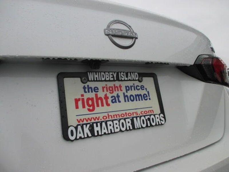 Used 2023 Nissan Versa SVImage 10