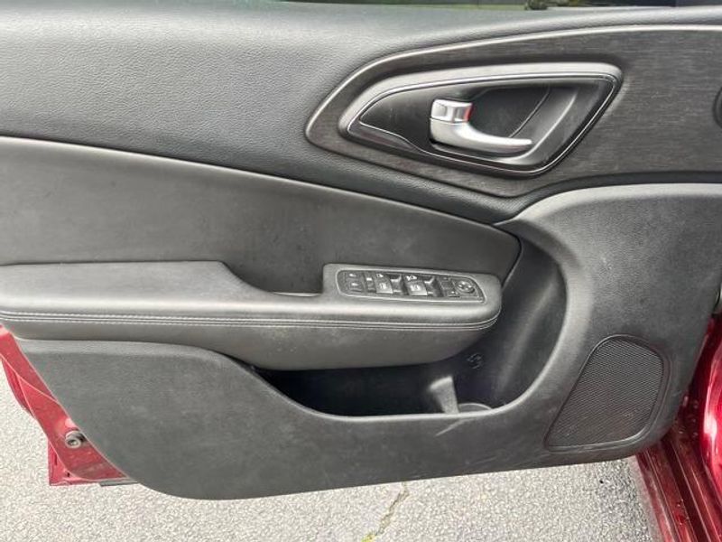 2016 Chrysler 200 S