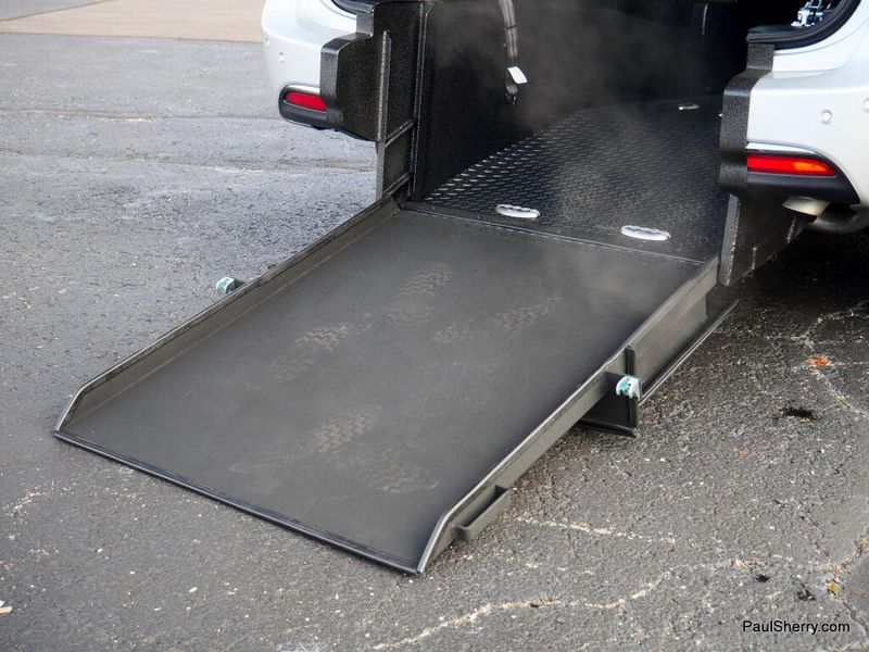 New 2026 Chrysler Pacifica Select