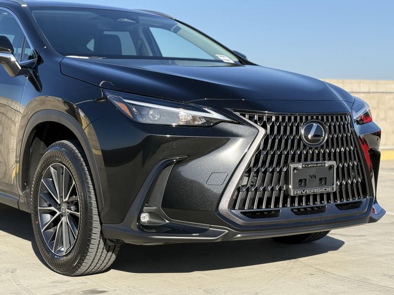 2025 Lexus NX 250Image 3