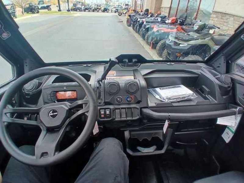 New 2026 Can-Am DEFENDER DPS CAB HD9 
