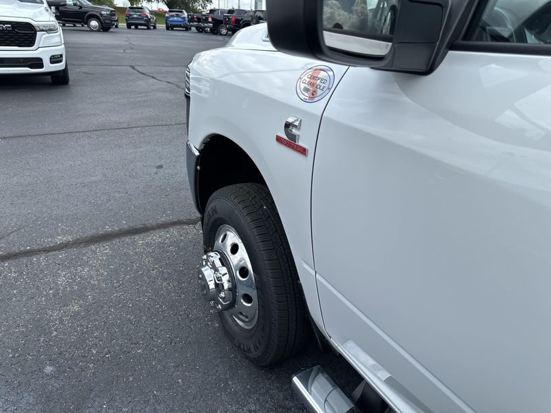 New 2025 RAM 3500 Tradesman Crew Cab Chassis 4x4 60