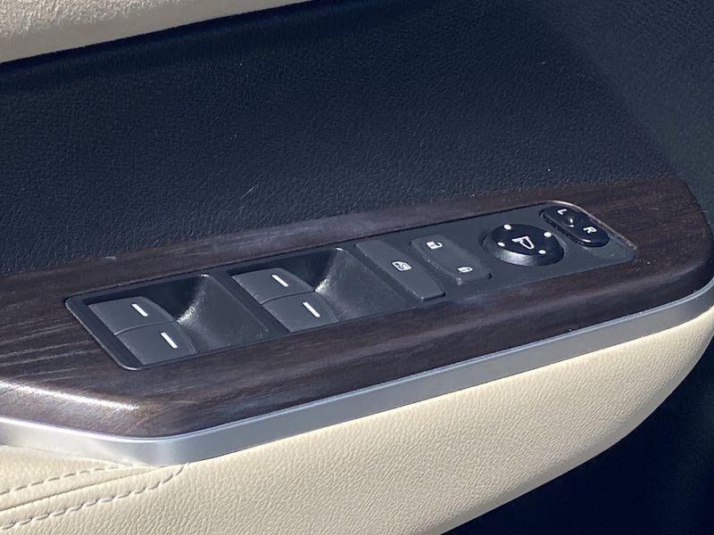 Used 2018 Honda Clarity Plug-In Hybrid TouringImage 17
